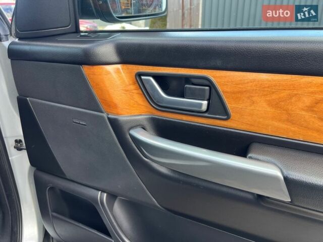 Серый Ленд Ровер Рендж Ровер Спорт, объемом двигателя 2.72 л и пробегом 220 тыс. км за 8800 $, фото 23 на Automoto.ua