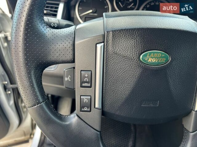 Серый Ленд Ровер Рендж Ровер Спорт, объемом двигателя 2.72 л и пробегом 220 тыс. км за 8800 $, фото 12 на Automoto.ua
