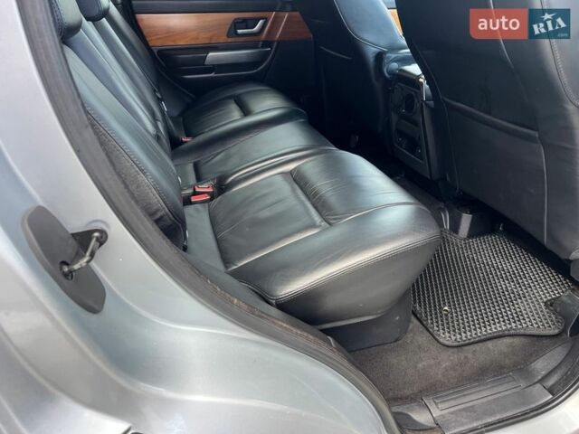 Серый Ленд Ровер Рендж Ровер Спорт, объемом двигателя 2.72 л и пробегом 220 тыс. км за 8800 $, фото 25 на Automoto.ua