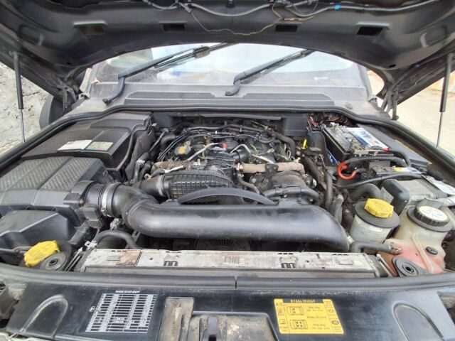 Серый Ленд Ровер Рендж Ровер Спорт, объемом двигателя 0 л и пробегом 214 тыс. км за 3200 $, фото 6 на Automoto.ua