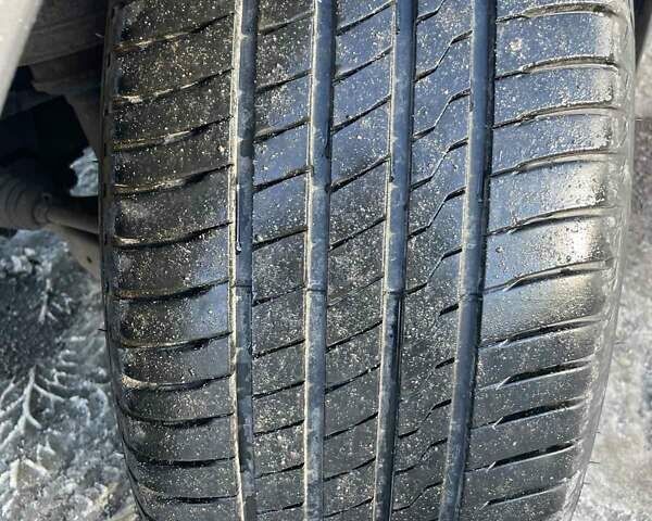 Серый Ленд Ровер Рендж Ровер Спорт, объемом двигателя 3.63 л и пробегом 280 тыс. км за 14000 $, фото 19 на Automoto.ua