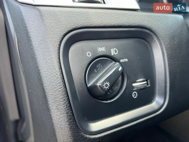 Серый Ленд Ровер Рендж Ровер Спорт, объемом двигателя 2.72 л и пробегом 220 тыс. км за 8800 $, фото 11 на Automoto.ua