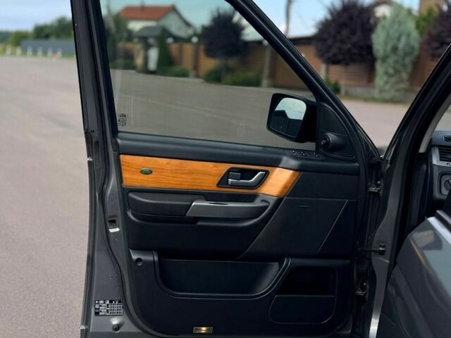 Сірий Ленд Ровер Range Rover Sport, об'ємом двигуна 2.72 л та пробігом 275 тис. км за 8500 $, фото 13 на Automoto.ua