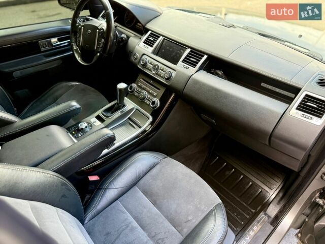 Сірий Ленд Ровер Range Rover Sport, об'ємом двигуна 5 л та пробігом 211 тис. км за 12800 $, фото 26 на Automoto.ua