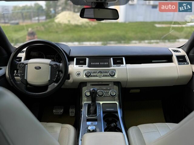 Сірий Ленд Ровер Range Rover Sport, об'ємом двигуна 5 л та пробігом 205 тис. км за 17500 $, фото 4 на Automoto.ua