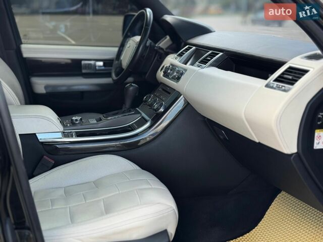 Сірий Ленд Ровер Range Rover Sport, об'ємом двигуна 5 л та пробігом 205 тис. км за 17500 $, фото 2 на Automoto.ua