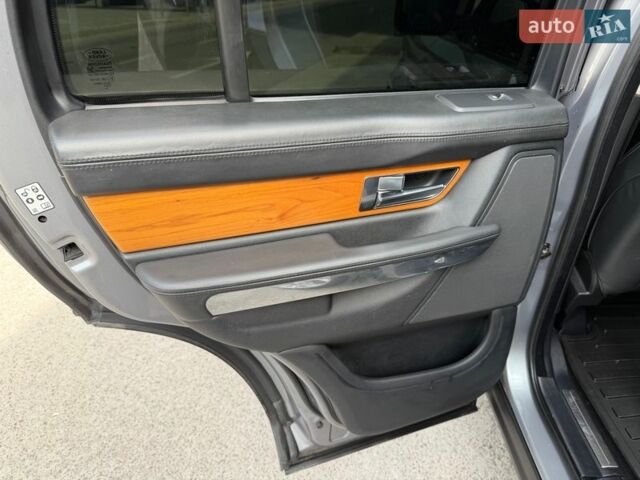 Серый Ленд Ровер Рендж Ровер Спорт, объемом двигателя 5 л и пробегом 231 тыс. км за 10850 $, фото 44 на Automoto.ua