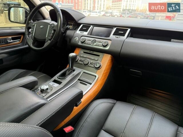 Серый Ленд Ровер Рендж Ровер Спорт, объемом двигателя 5 л и пробегом 231 тыс. км за 10850 $, фото 56 на Automoto.ua