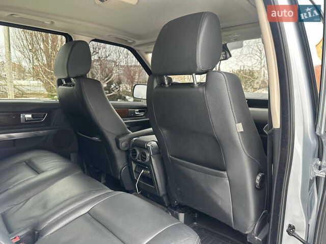 Сірий Ленд Ровер Range Rover Sport, об'ємом двигуна 3 л та пробігом 286 тис. км за 16999 $, фото 17 на Automoto.ua