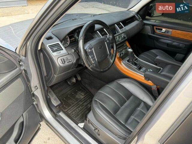 Серый Ленд Ровер Рендж Ровер Спорт, объемом двигателя 5 л и пробегом 231 тыс. км за 13700 $, фото 5 на Automoto.ua