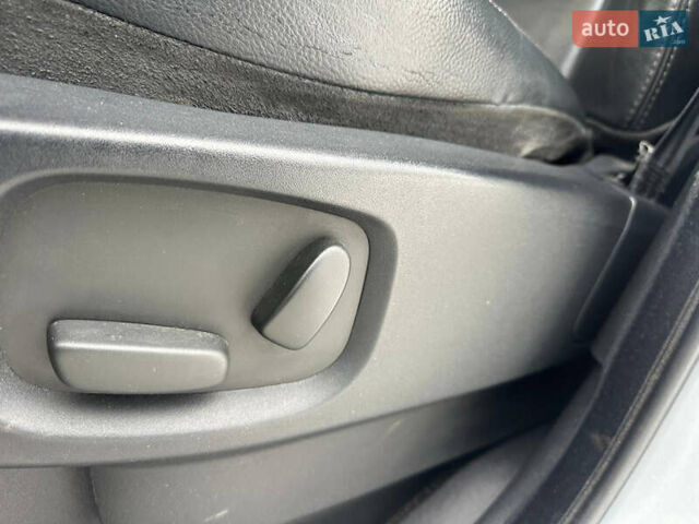 Сірий Ленд Ровер Range Rover Sport, об'ємом двигуна 3 л та пробігом 286 тис. км за 16999 $, фото 40 на Automoto.ua