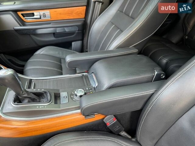 Серый Ленд Ровер Рендж Ровер Спорт, объемом двигателя 5 л и пробегом 231 тыс. км за 10850 $, фото 41 на Automoto.ua