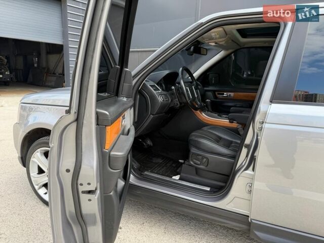 Серый Ленд Ровер Рендж Ровер Спорт, объемом двигателя 5 л и пробегом 231 тыс. км за 10850 $, фото 35 на Automoto.ua