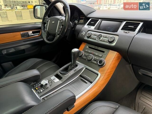 Серый Ленд Ровер Рендж Ровер Спорт, объемом двигателя 5 л и пробегом 231 тыс. км за 10850 $, фото 51 на Automoto.ua