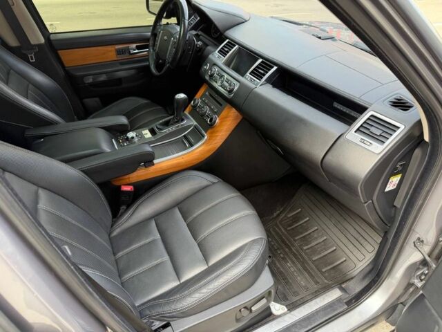 Серый Ленд Ровер Рендж Ровер Спорт, объемом двигателя 5 л и пробегом 231 тыс. км за 13000 $, фото 19 на Automoto.ua