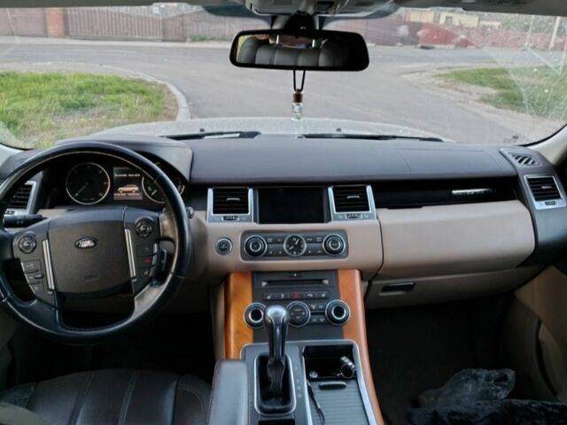 Серый Ленд Ровер Рендж Ровер Спорт, объемом двигателя 3 л и пробегом 180 тыс. км за 14000 $, фото 5 на Automoto.ua