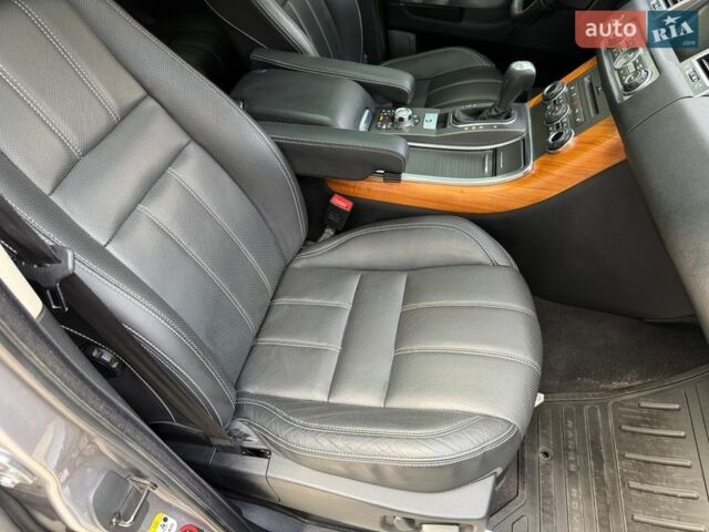 Серый Ленд Ровер Рендж Ровер Спорт, объемом двигателя 5 л и пробегом 231 тыс. км за 10850 $, фото 49 на Automoto.ua