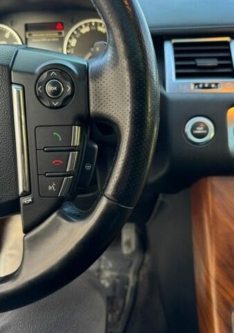 Сірий Ленд Ровер Range Rover Sport, об'ємом двигуна 5 л та пробігом 230 тис. км за 13999 $, фото 26 на Automoto.ua