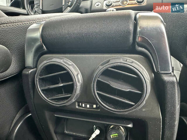 Сірий Ленд Ровер Range Rover Sport, об'ємом двигуна 3 л та пробігом 286 тис. км за 16999 $, фото 24 на Automoto.ua