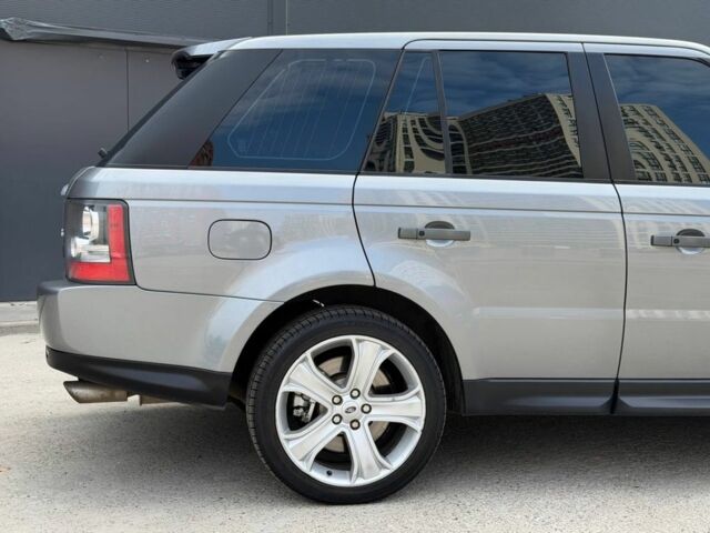 Серый Ленд Ровер Рендж Ровер Спорт, объемом двигателя 5 л и пробегом 231 тыс. км за 13000 $, фото 2 на Automoto.ua