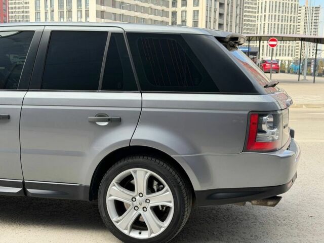 Серый Ленд Ровер Рендж Ровер Спорт, объемом двигателя 5 л и пробегом 231 тыс. км за 13000 $, фото 3 на Automoto.ua