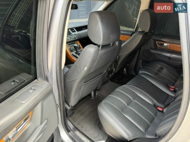 Серый Ленд Ровер Рендж Ровер Спорт, объемом двигателя 5 л и пробегом 231 тыс. км за 13700 $, фото 7 на Automoto.ua