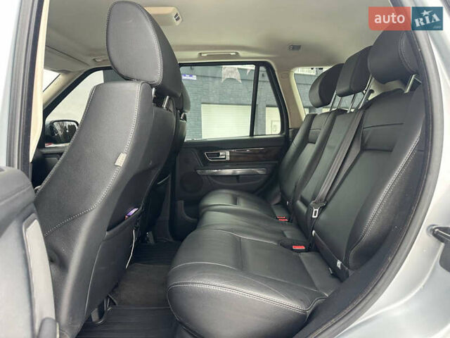 Сірий Ленд Ровер Range Rover Sport, об'ємом двигуна 3 л та пробігом 286 тис. км за 16999 $, фото 33 на Automoto.ua