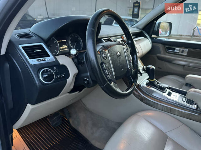 Серый Ленд Ровер Рендж Ровер Спорт, объемом двигателя 5 л и пробегом 230 тыс. км за 15000 $, фото 12 на Automoto.ua