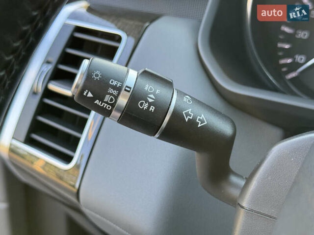 Серый Ленд Ровер Рендж Ровер Спорт, объемом двигателя 3 л и пробегом 180 тыс. км за 32900 $, фото 69 на Automoto.ua