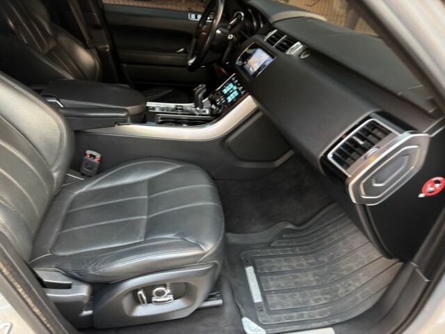 Сірий Ленд Ровер Range Rover Sport, об'ємом двигуна 3 л та пробігом 210 тис. км за 19775 $, фото 19 на Automoto.ua