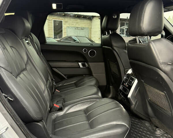 Сірий Ленд Ровер Range Rover Sport, об'ємом двигуна 3 л та пробігом 167 тис. км за 24999 $, фото 49 на Automoto.ua