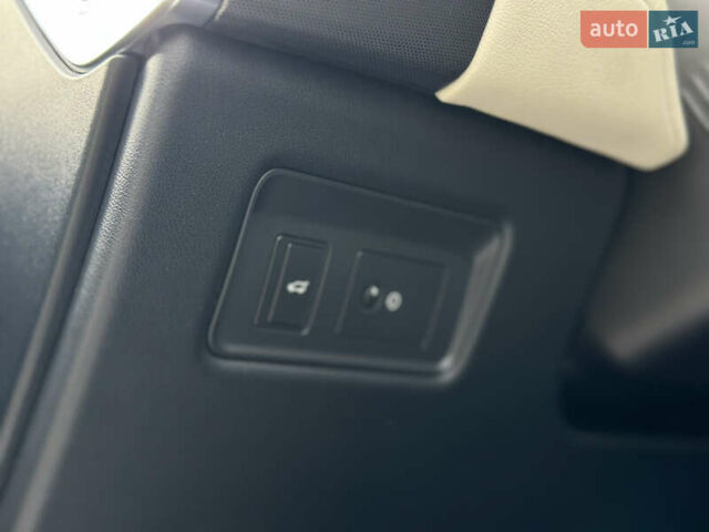 Серый Ленд Ровер Рендж Ровер Спорт, объемом двигателя 4.4 л и пробегом 206 тыс. км за 39500 $, фото 127 на Automoto.ua