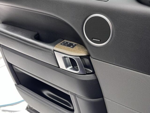 Серый Ленд Ровер Рендж Ровер Спорт, объемом двигателя 3 л и пробегом 220 тыс. км за 26500 $, фото 6 на Automoto.ua