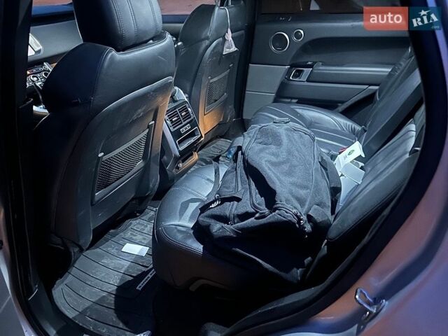 Сірий Ленд Ровер Range Rover Sport, об'ємом двигуна 2.99 л та пробігом 125 тис. км за 27000 $, фото 7 на Automoto.ua