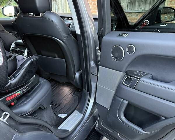 Сірий Ленд Ровер Range Rover Sport, об'ємом двигуна 3 л та пробігом 106 тис. км за 43000 $, фото 4 на Automoto.ua