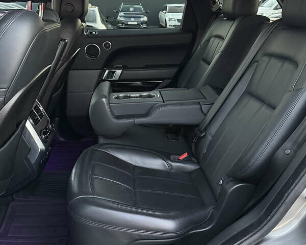 Серый Ленд Ровер Рендж Ровер Спорт, объемом двигателя 2.99 л и пробегом 160 тыс. км за 40000 $, фото 6 на Automoto.ua