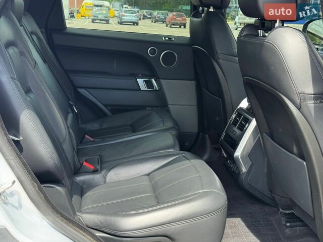 Сірий Ленд Ровер Range Rover Sport, об'ємом двигуна 3 л та пробігом 200 тис. км за 39999 $, фото 13 на Automoto.ua