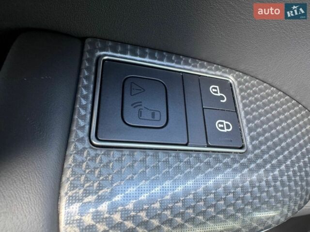 Сірий Ленд Ровер Range Rover Sport, об'ємом двигуна 2 л та пробігом 101 тис. км за 50000 $, фото 26 на Automoto.ua