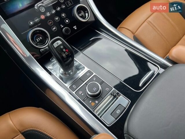 Сірий Ленд Ровер Range Rover Sport, об'ємом двигуна 2 л та пробігом 73 тис. км за 49500 $, фото 24 на Automoto.ua