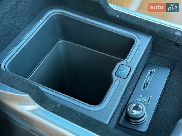 Сірий Ленд Ровер Range Rover Sport, об'ємом двигуна 5 л та пробігом 68 тис. км за 64000 $, фото 37 на Automoto.ua