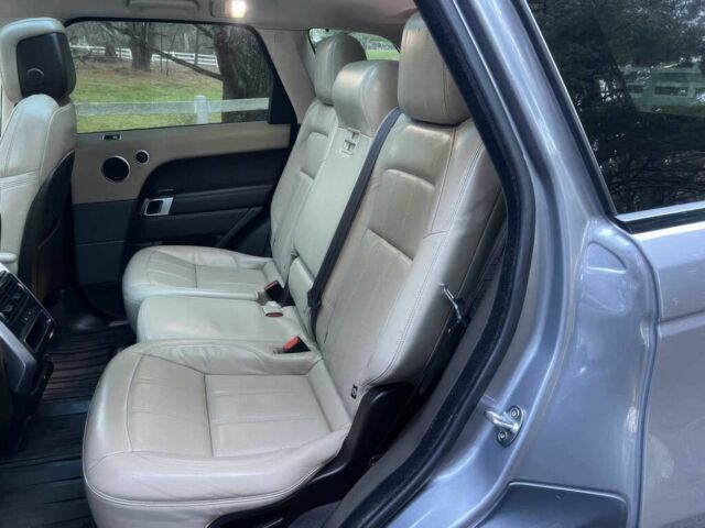 Сірий Ленд Ровер Range Rover Sport, об'ємом двигуна 2 л та пробігом 39 тис. км за 17000 $, фото 14 на Automoto.ua