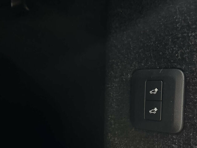 Сірий Ленд Ровер Range Rover Sport, об'ємом двигуна 3 л та пробігом 73 тис. км за 67000 $, фото 44 на Automoto.ua