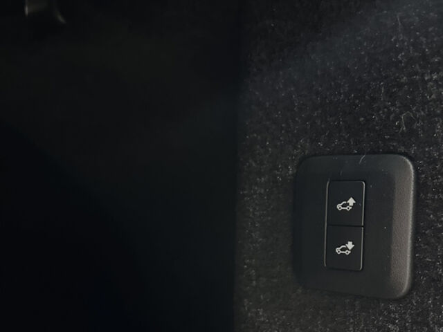Сірий Ленд Ровер Range Rover Sport, об'ємом двигуна 3 л та пробігом 73 тис. км за 67000 $, фото 44 на Automoto.ua