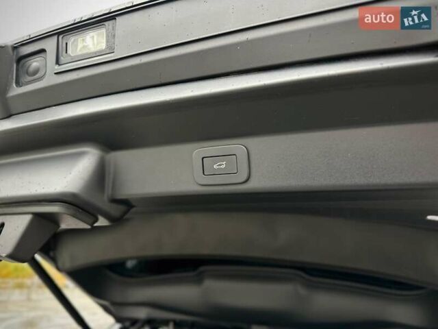 Ленд Ровер Рендж Ровер Спорт 2023 в Киеве на Automoto.ua Серый Ленд Ровер Рендж Ровер Спорт, объемом двигателя 3 л и пробегом 80 тыс. км за 107500 $, фото 44 на Automoto.ua