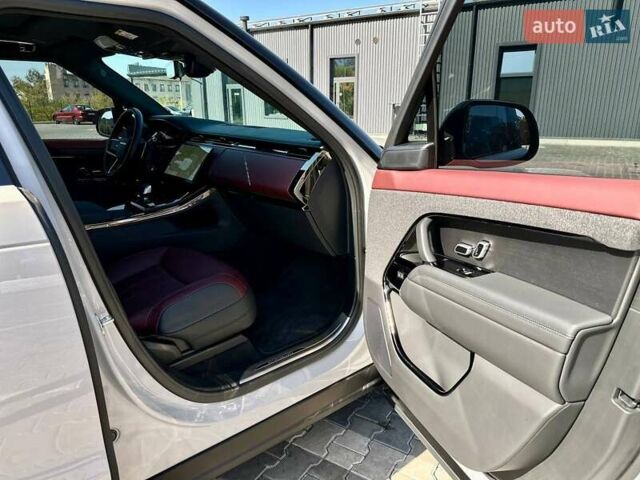 Сірий Ленд Ровер Range Rover Sport, об'ємом двигуна 3 л та пробігом 17 тис. км за 165000 $, фото 44 на Automoto.ua