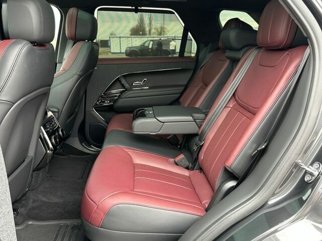 Сірий Ленд Ровер Range Rover Sport, об'ємом двигуна 4.39 л та пробігом 9 тис. км за 168000 $, фото 20 на Automoto.ua