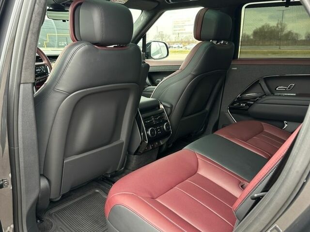 Сірий Ленд Ровер Range Rover Sport, об'ємом двигуна 4.39 л та пробігом 9 тис. км за 168000 $, фото 18 на Automoto.ua