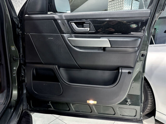 Зелений Ленд Ровер Range Rover Sport, об'ємом двигуна 3.6 л та пробігом 227 тис. км за 13490 $, фото 26 на Automoto.ua