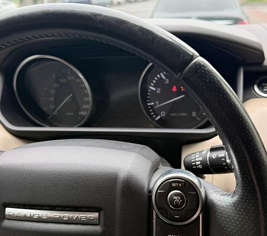 Зелений Ленд Ровер Range Rover Sport, об'ємом двигуна 2.99 л та пробігом 230 тис. км за 22500 $, фото 11 на Automoto.ua