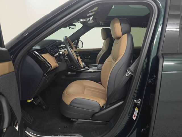 Зелений Ленд Ровер Range Rover Sport, об'ємом двигуна 3 л та пробігом 4 тис. км за 135000 $, фото 6 на Automoto.ua